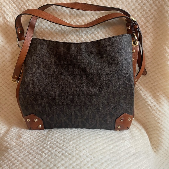 Michael Kors Handbags - MICHAEL KORS BAG ! PERFECT CONDITION